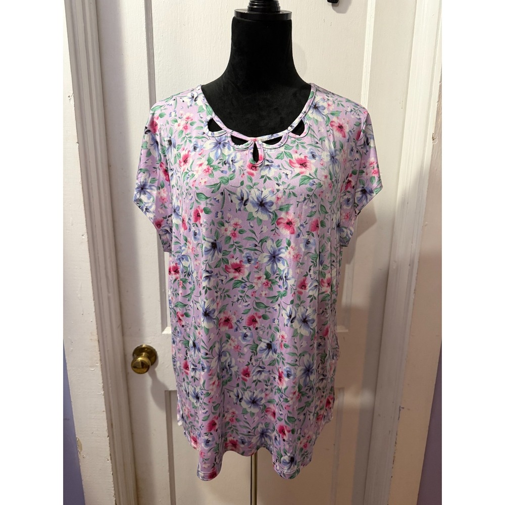 Southernā Lady Purple Floral Short Sleeve Top in XL